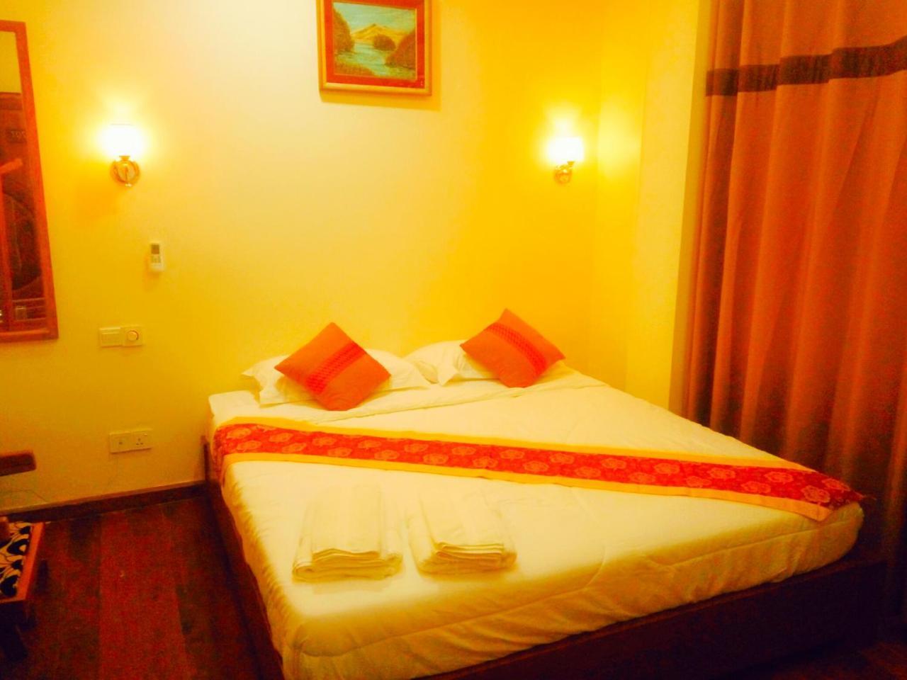Kyaw Myanmar Hotel Gyeiktaw Exteriör bild